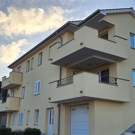 Apartmani Marin1 Vrbnik Exterior foto